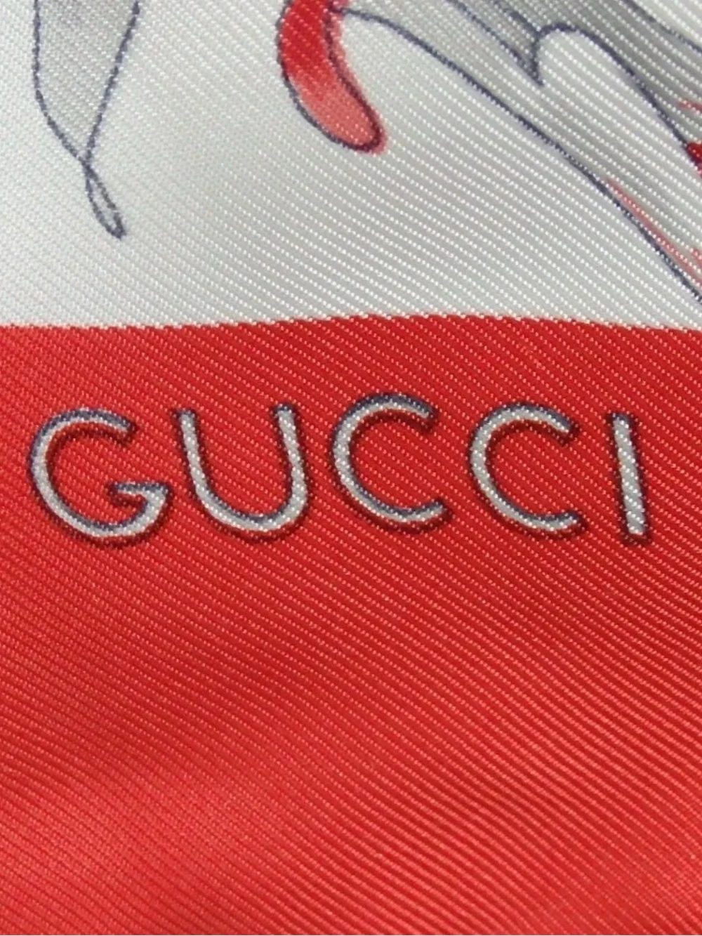 GUCCI Floral/Bird Pattern Silk Scarf 😍